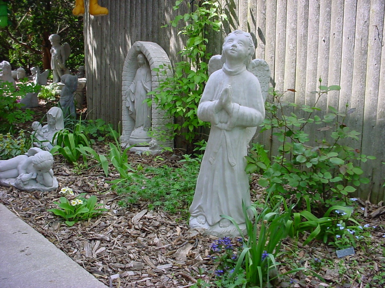 gardenangel2.jpg